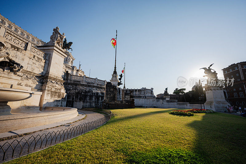 维托里奥或维克多·伊曼纽尔二世国家纪念碑在威尼斯广场，罗马，意大利。Vittoriano或Altare della Patria，祖国的祭坛。